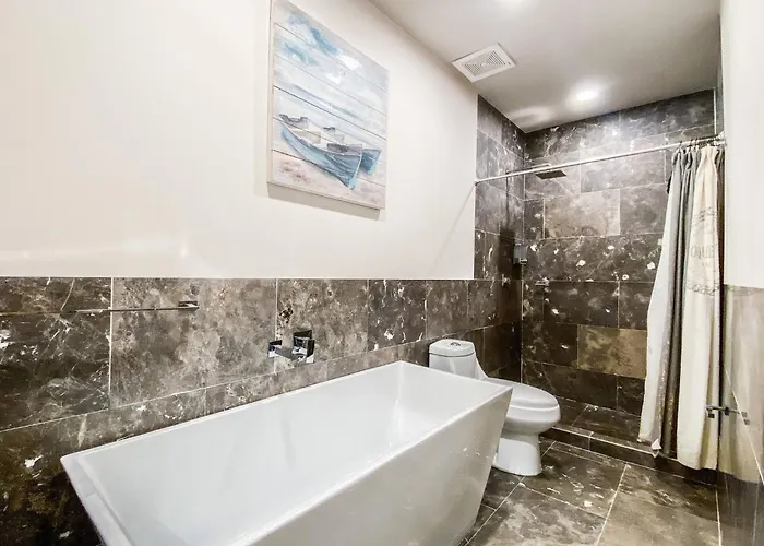 Luxurious And Centric 3bd With Pool And Gym *