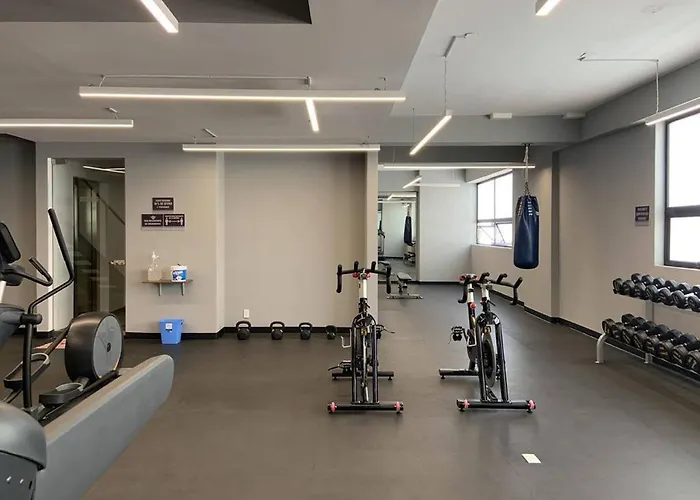 Luxurious And Centric 3bd With Pool And Gym *